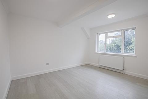 3 bedroom house to rent, St Margarets Road, Edgware HA8