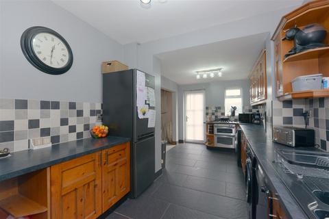 3 bedroom semi-detached house for sale, Heathgates Bank, Shrewsbury