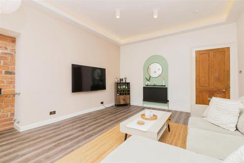 2 bedroom flat for sale, Lendel Place, Glasgow