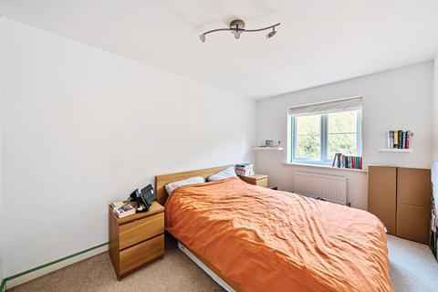 4 bedroom end of terrace house for sale, Newbury,  Berkshire,  RG19