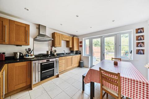 4 bedroom end of terrace house for sale, Newbury,  Berkshire,  RG19