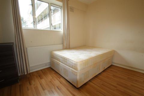 3 bedroom flat to rent, Ansell House, Mile End Road, London E1