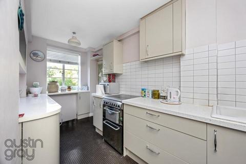 4 bedroom flat for sale, Furze Hill, Hove