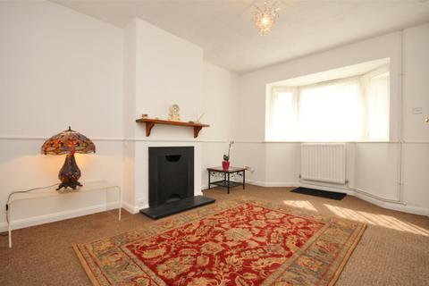 2 bedroom house to rent, Vernon Way, Guildford