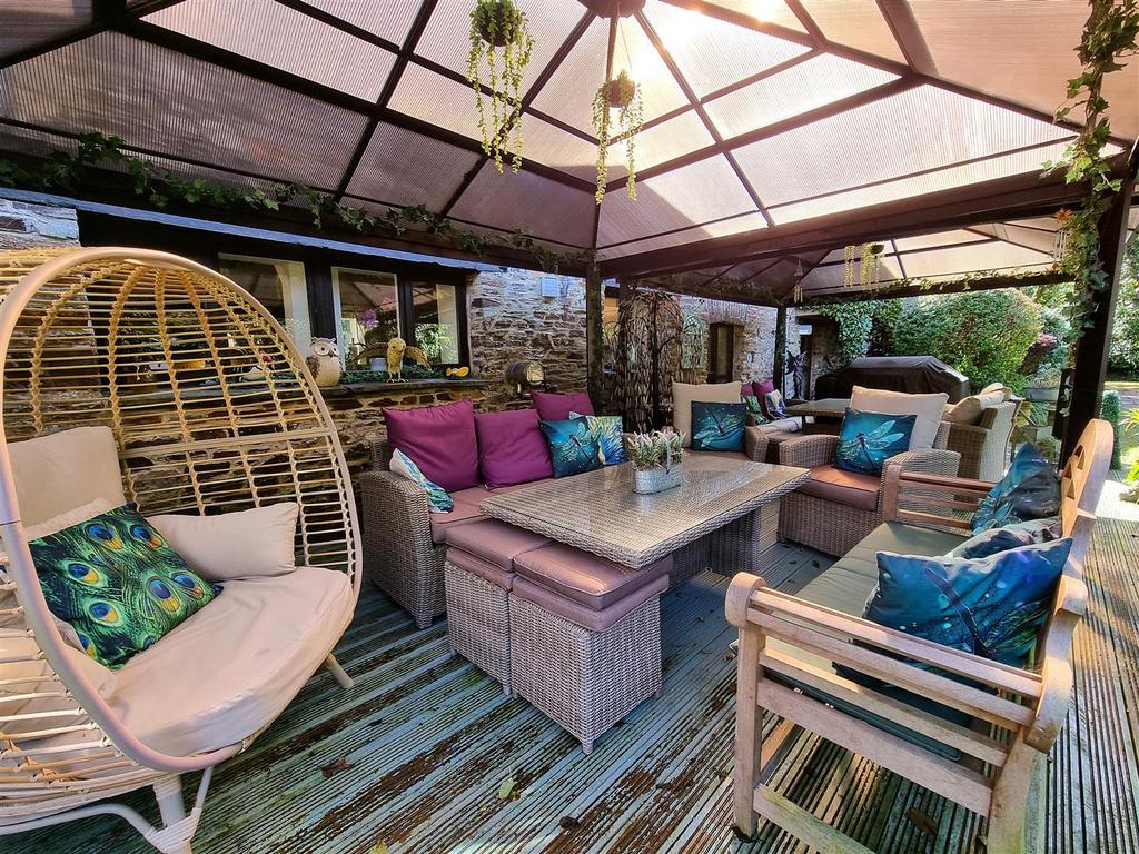 Patio Seating.jpg