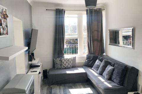 1 bedroom flat for sale, 51 Whitefriars Crescent, Westcliff-on-Sea, Essex, SS0 8EX