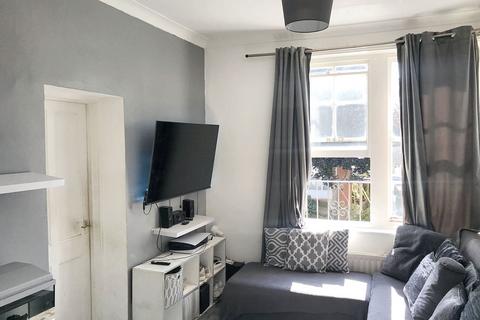 1 bedroom flat for sale, 51 Whitefriars Crescent, Westcliff-on-Sea, Essex, SS0 8EX