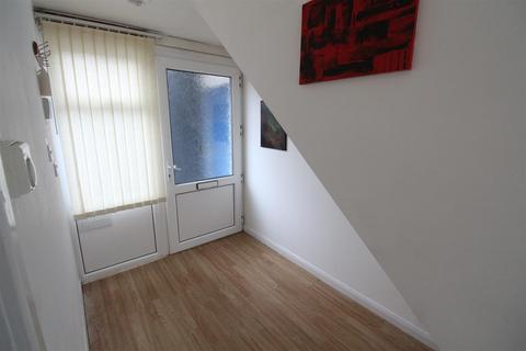 2 bedroom terraced house to rent, Stroud Crescent East, Bransholme, Hull