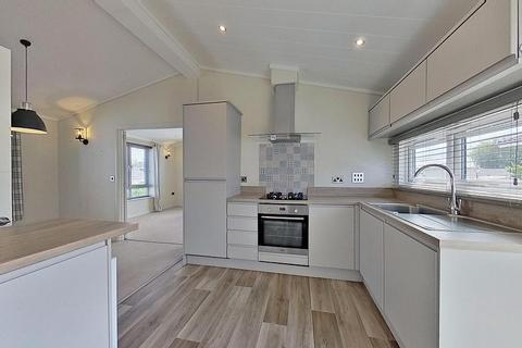 2 bedroom park home for sale, Rhododendron Close, Herne Bay, CT6 6FD
