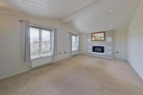 2 bedroom park home for sale, Rhododendron Close, Herne Bay, CT6 6FD