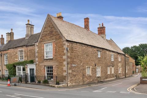 3 bedroom character property for sale, Alwyne Close, Oakham