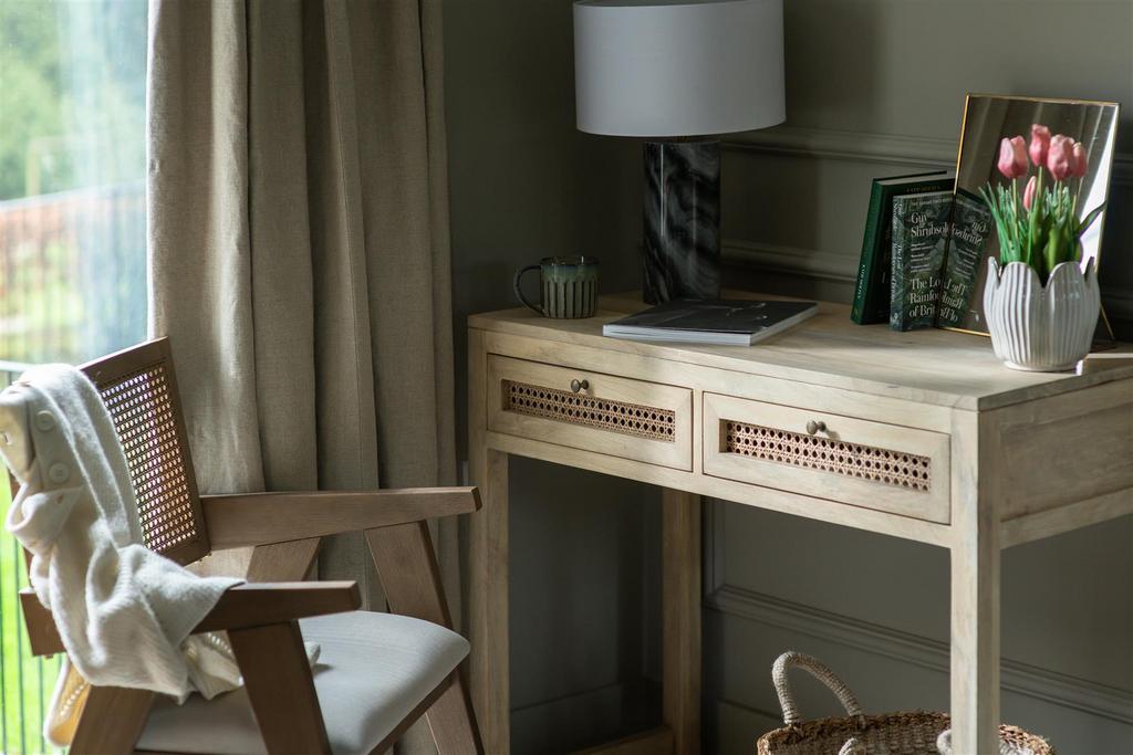 Living spaces suitable for home office