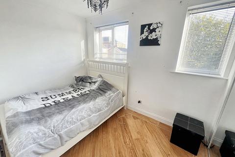 2 bedroom terraced house for sale, Howden Walk, Stockton, Stockton-on-Tees, Durham, TS18 1QH