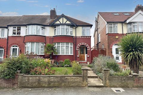 3 bedroom end of terrace house for sale, The Fairway, Northolt UB5