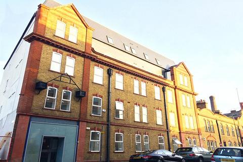 Studio to rent, Warple Way, London, W3