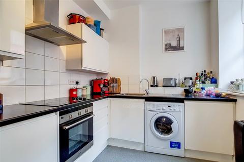 Studio to rent, Warple Way, London, W3