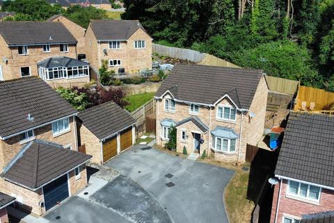 4 bedroom detached house for sale, Rhodfa Ceirios, Pen-Y-Fai, Bridgend