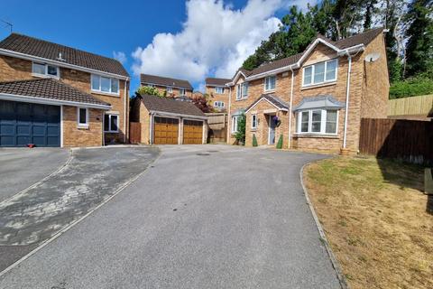 4 bedroom detached house for sale, Rhodfa Ceirios, Pen-Y-Fai, Bridgend