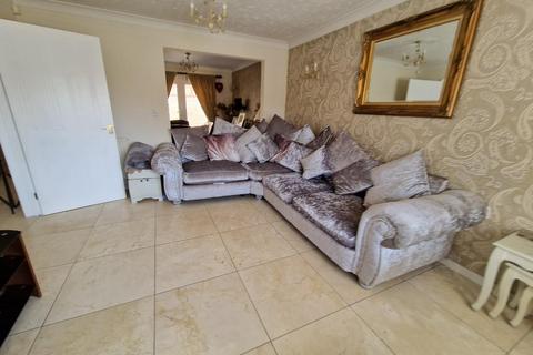 4 bedroom detached house for sale, Rhodfa Ceirios, Pen-Y-Fai, Bridgend