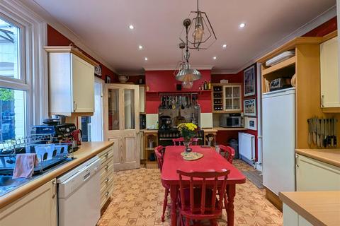 5 bedroom semi-detached house for sale, Stepney Road, Scarborough