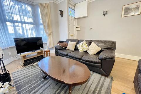 2 bedroom terraced house for sale, Humberstone Road, London