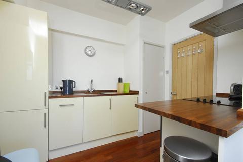 1 bedroom flat to rent, Millbank Court, Westminster, London, SW1P