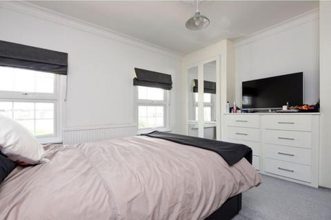 3 bedroom terraced house for sale, Fairfield East, Kingston upon Thames