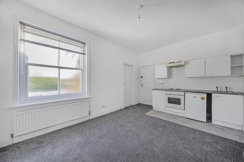 Studio to rent, High Road London NW10