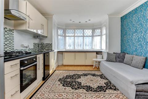 4 bedroom flat for sale, Bruce Avenue, Worthing