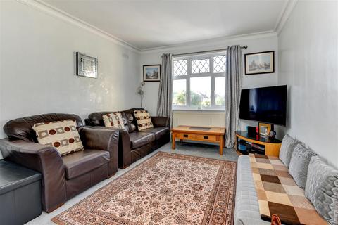 4 bedroom flat for sale, Bruce Avenue, Worthing