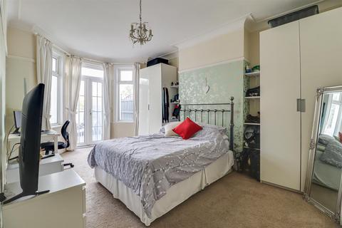 67 Cotswold Road, Westcliff-on-sea, SS0 8AA