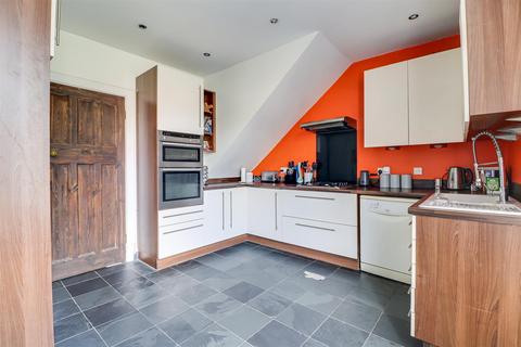 67 Cotswold Road, Westcliff-on-sea, SS0 8AA