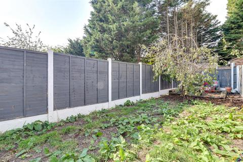 67 Cotswold Road, Westcliff-on-sea, SS0 8AA