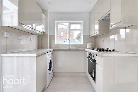 60 Blakeney Drive, Luton, LU2 7AL