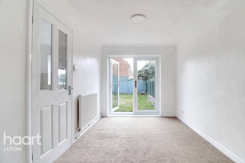 60 Blakeney Drive, Luton, LU2 7AL