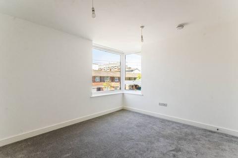 2 bedroom flat to rent, Parker Street, Silvertown, London, E16