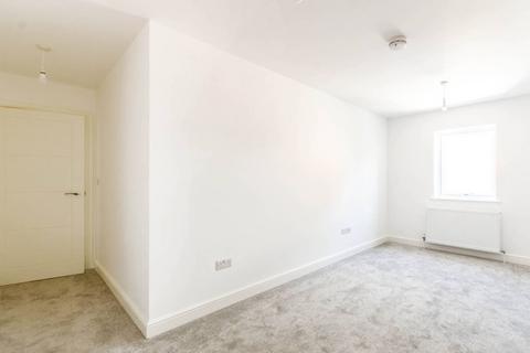 2 bedroom flat to rent, Parker Street, Silvertown, London, E16