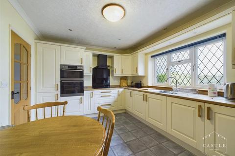 2 bedroom detached bungalow for sale, Grosvenor Crescent, Burbage, Hinckley