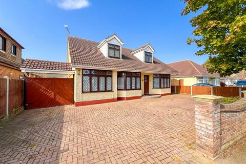 4 bedroom detached house for sale, Woodrows Lane, Clacton On Sea CO16