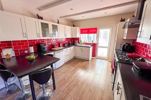 4 bedroom detached house for sale, Woodrows Lane, Clacton On Sea CO16