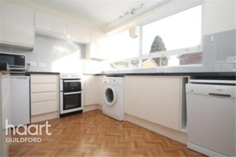 3 bedroom flat to rent, St Margarets