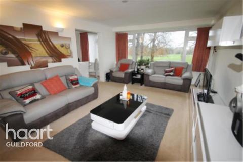 3 bedroom flat to rent, St Margarets