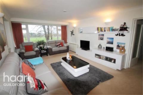 3 bedroom flat to rent, St Margarets