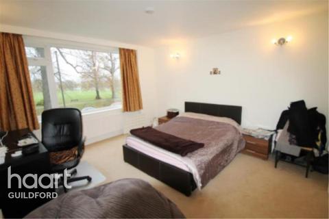 3 bedroom flat to rent, St Margarets