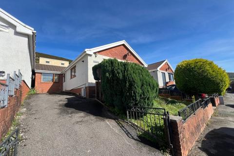 3 bedroom detached bungalow for sale, Meadow Walk Pentre - Pentre