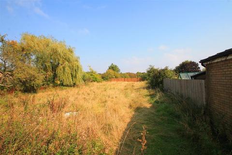 4 bedroom detached bungalow for sale, Milton Road, Clapham