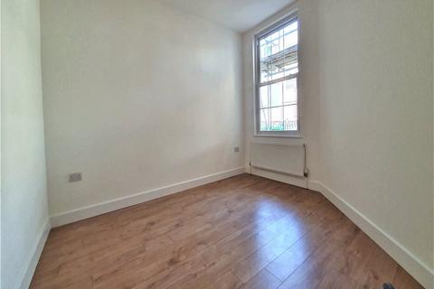 3 bedroom apartment to rent, High Street, Orpington, Kent