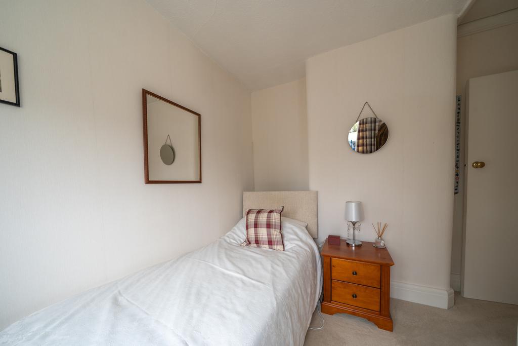 Bed 3 new.jpg