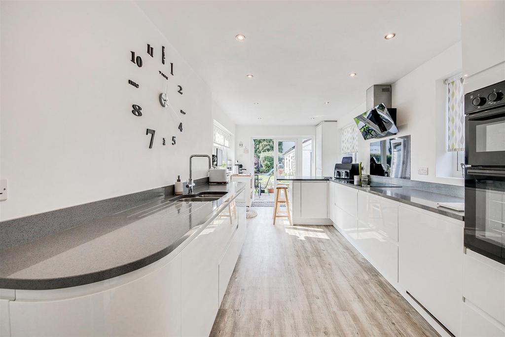 Kitchen / Breakfast Room