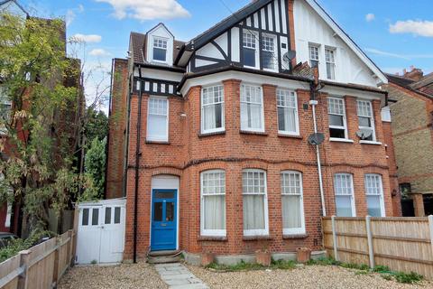 2 bedroom flat to rent, Conyers Road, London SW16